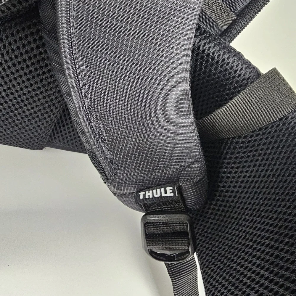 Thule Aspect DSLR Camera Backpack TAC-106 Padded Laptop Bag Black Gorpcore Tech